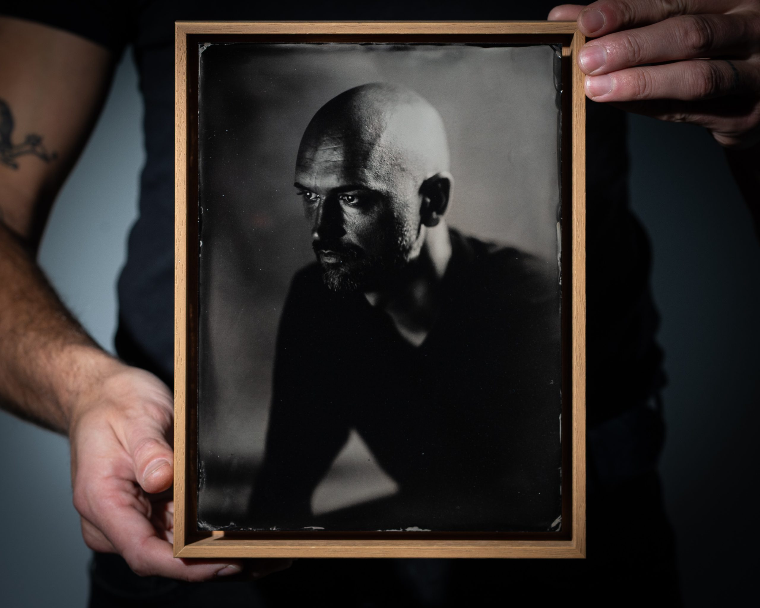 Gerahmtes Kollodium Portrait — Tintype im Schattenfugenrahmen